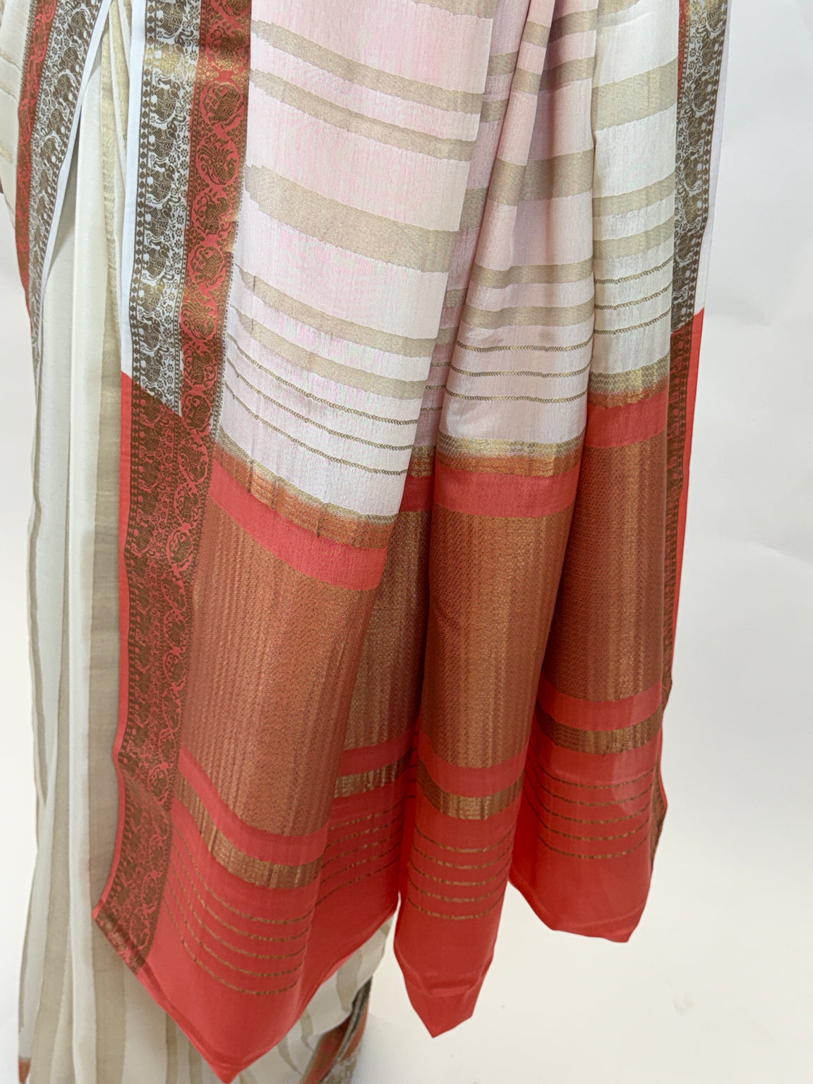 AM200344 - Pallu Image
