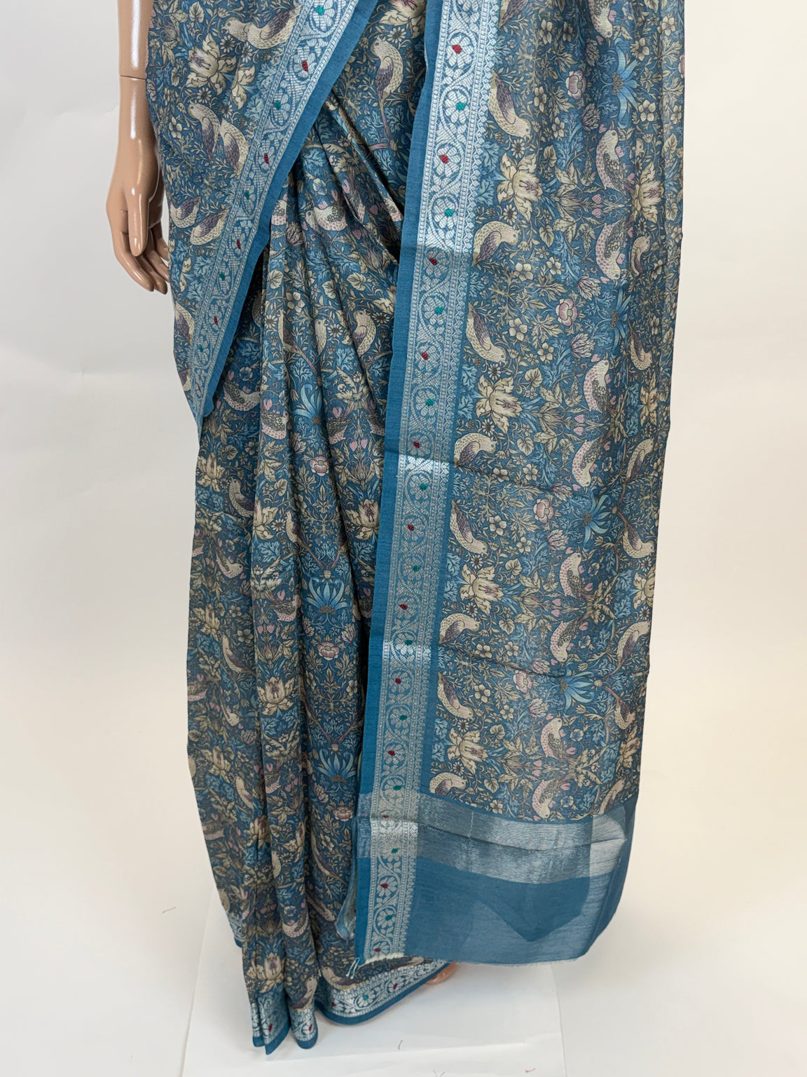 AK204320 - Pallu Image