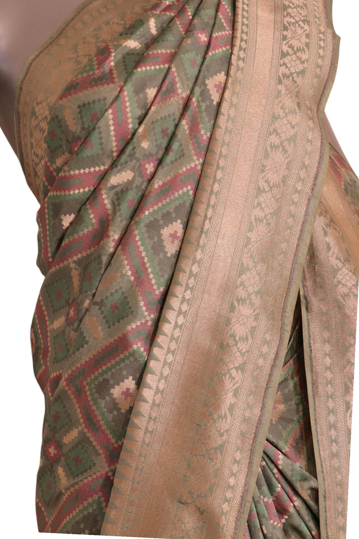 Designer Grand Wedding Banarasi Silk Saree AK206118
