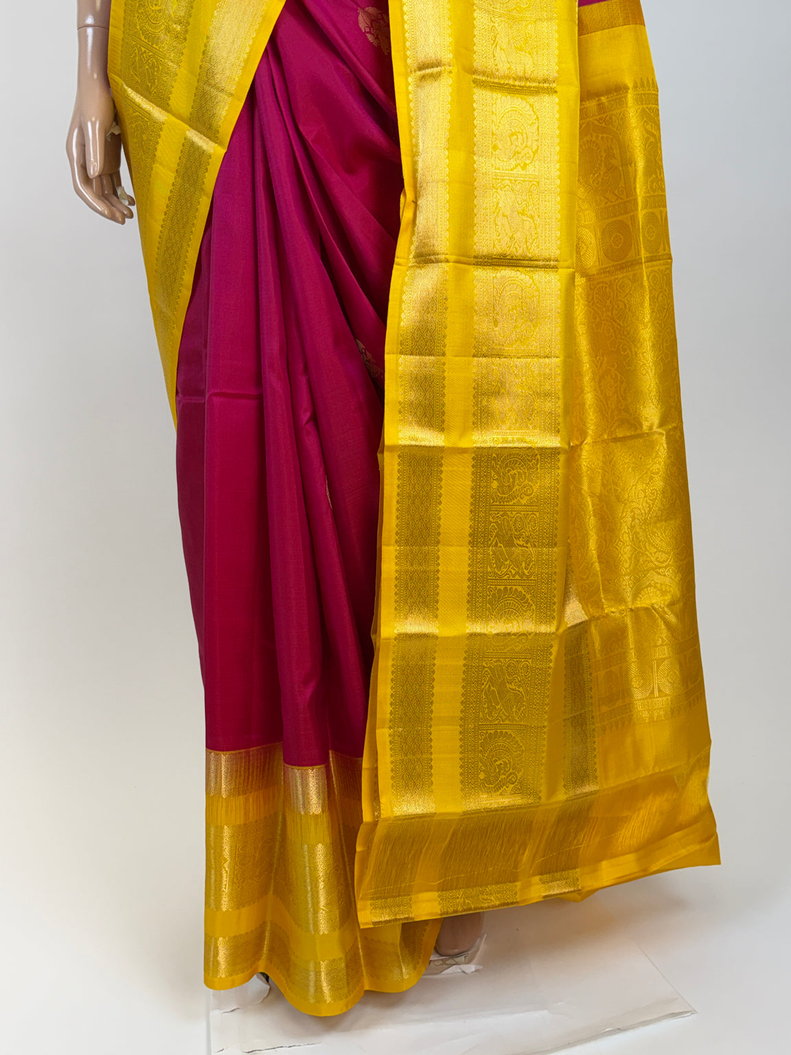 AL211846 - Pallu Image