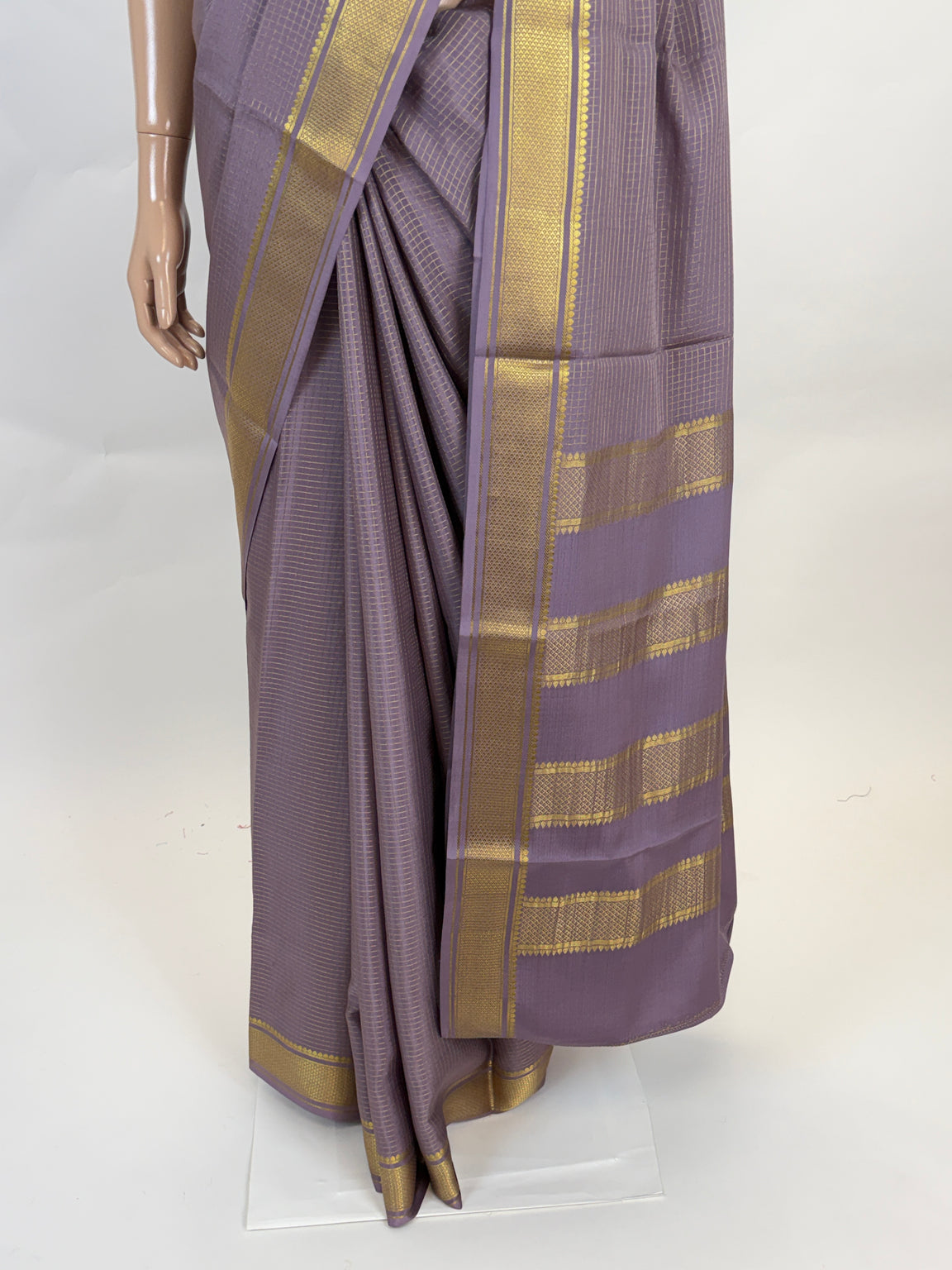 AL213100 - Pallu Image