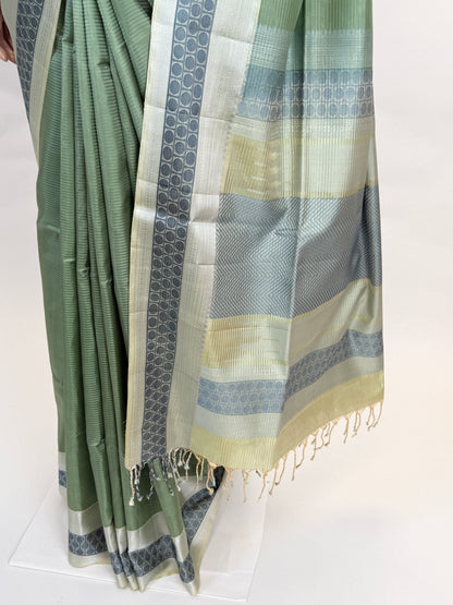AM202396 - Pallu Image