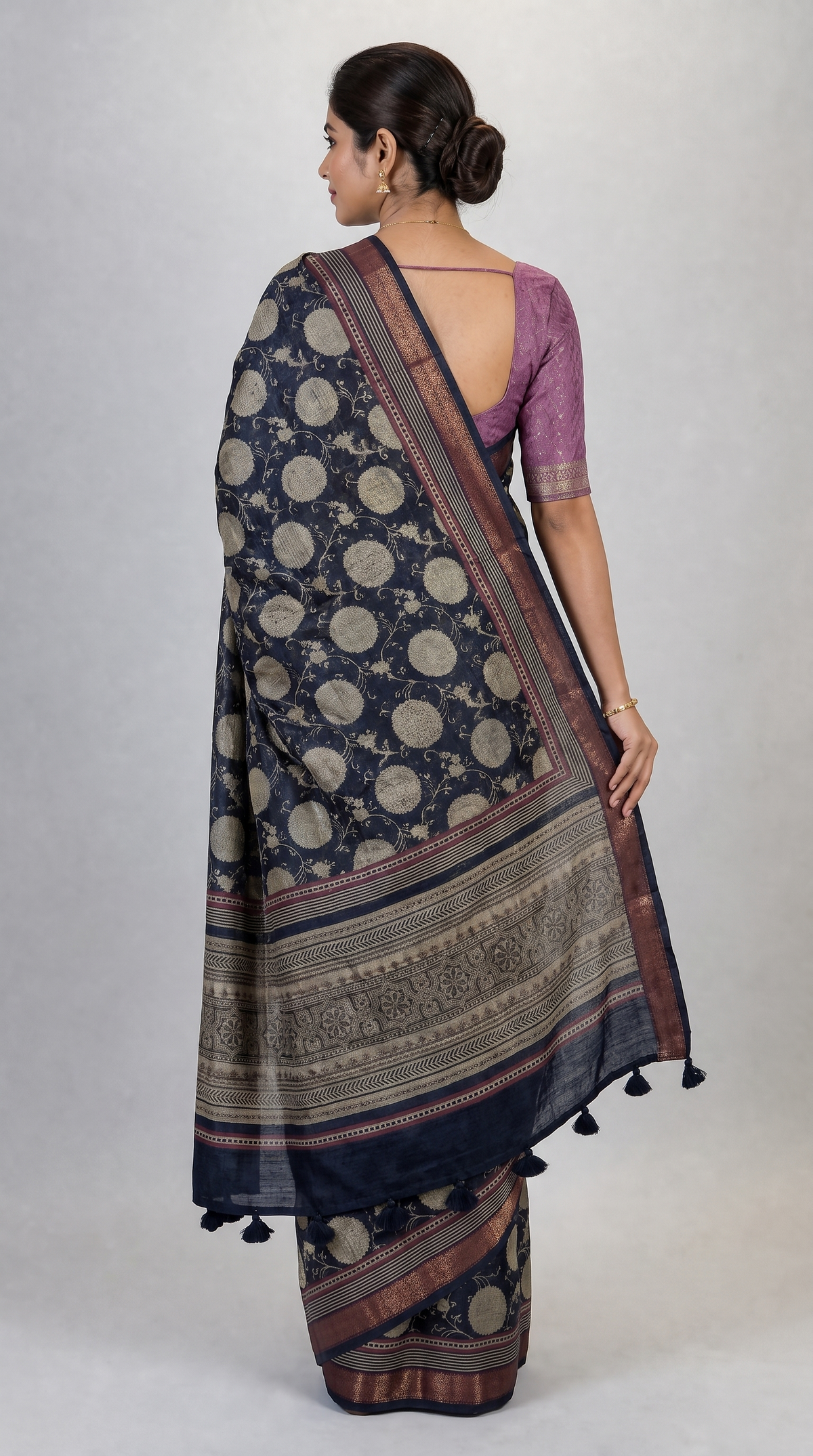 ak206351 - back view
