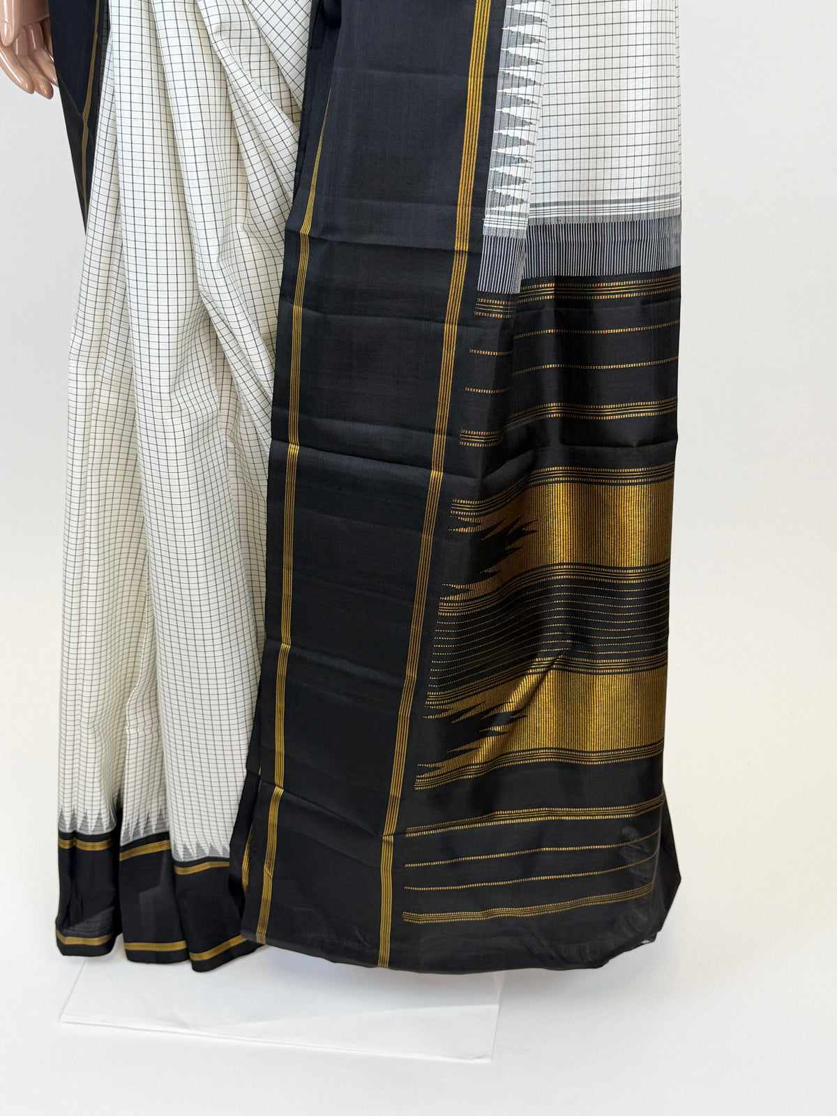 al214217 - pallu image