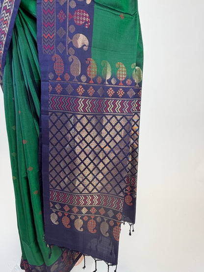 AM202493 - Pallu Image