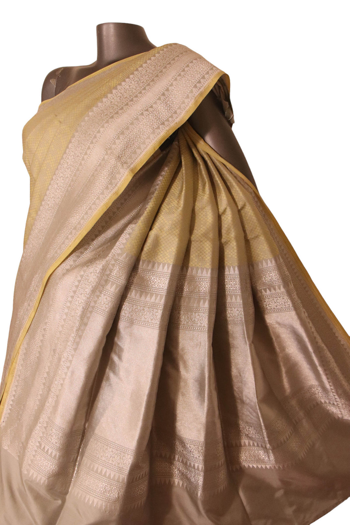 Exclusive Satin Tanchoi Jamawar Silk Saree-Master Weaves AJ206321