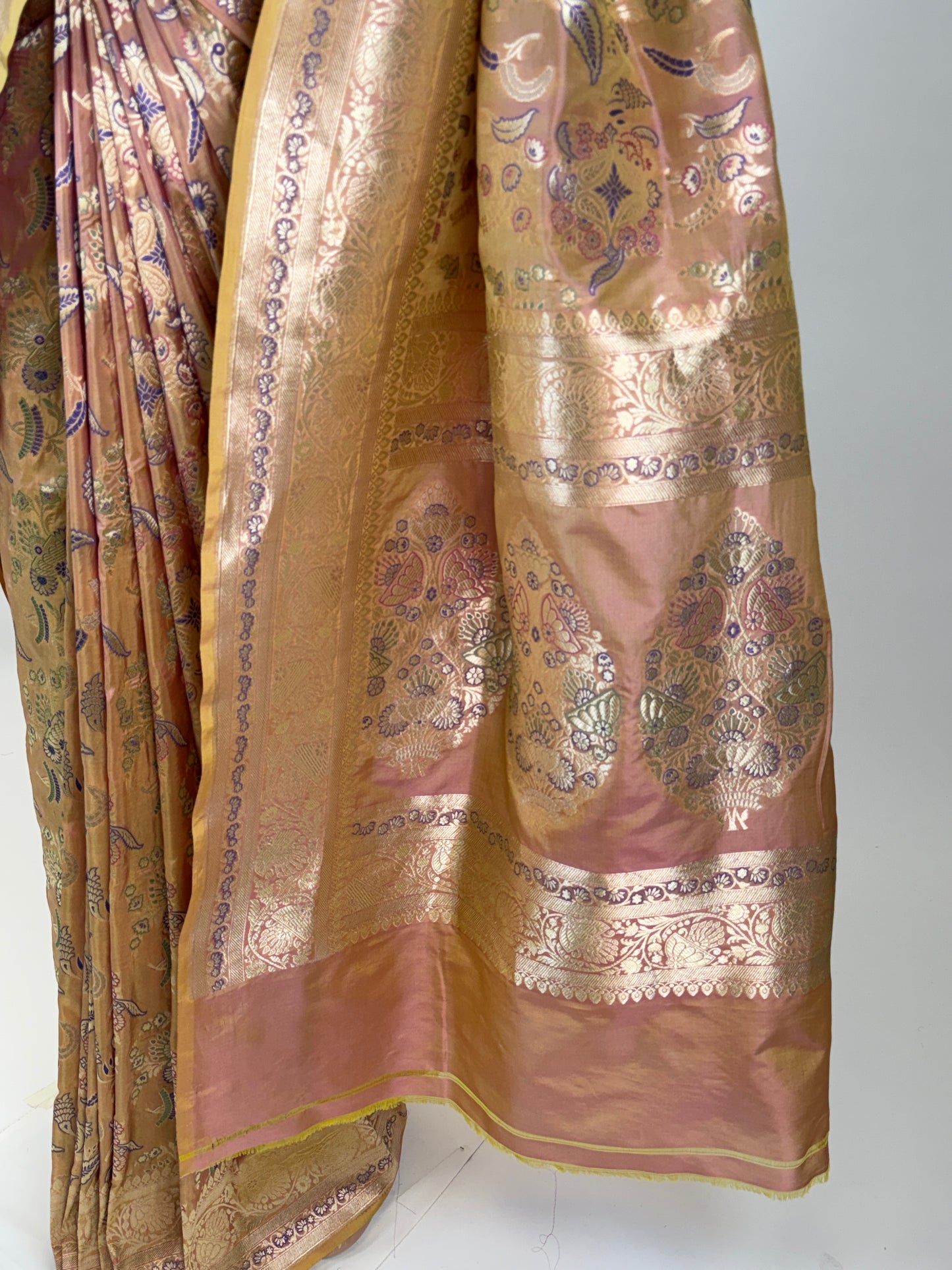 al206227 - pallu image