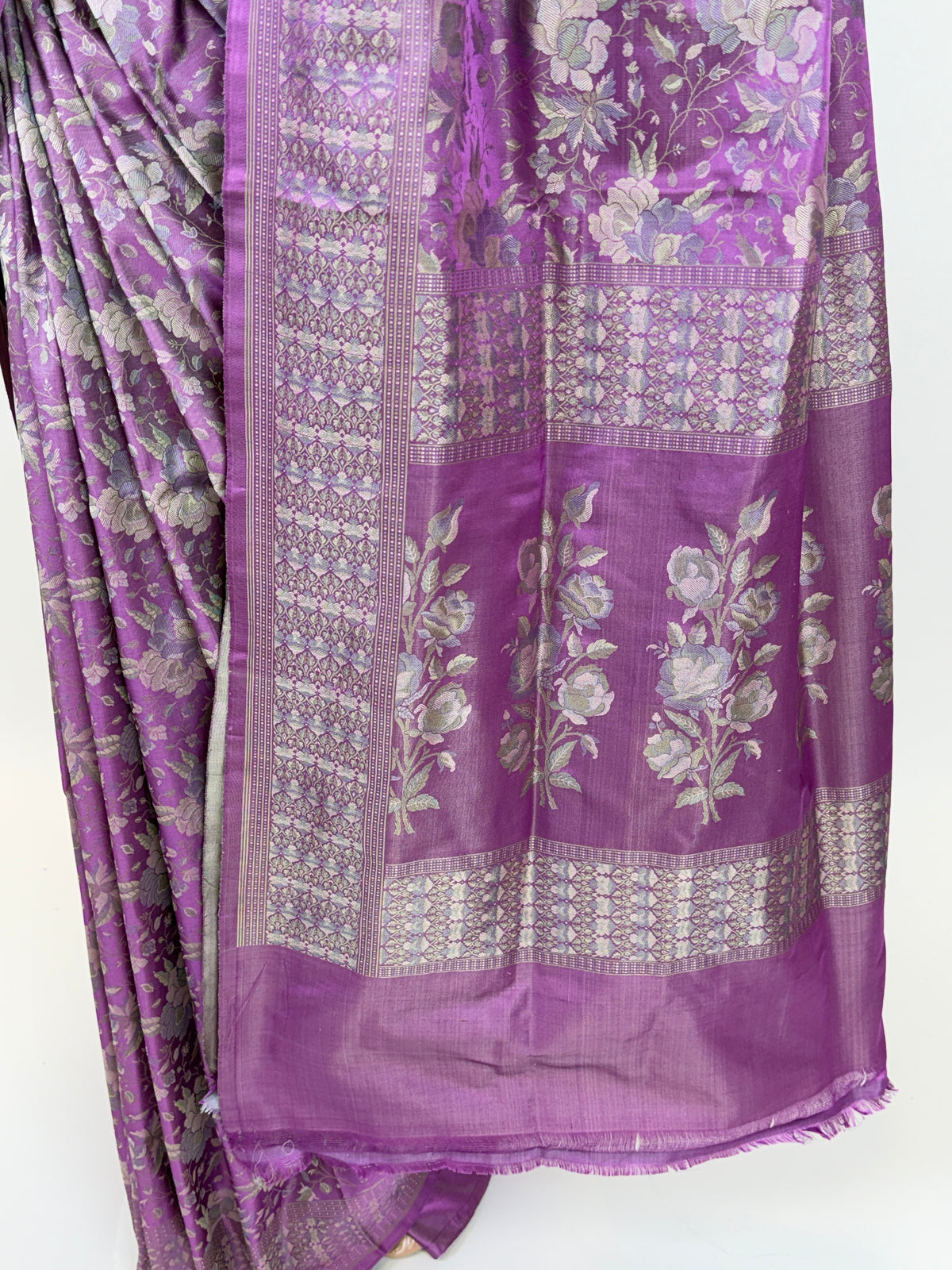 ak206148 - pallu image