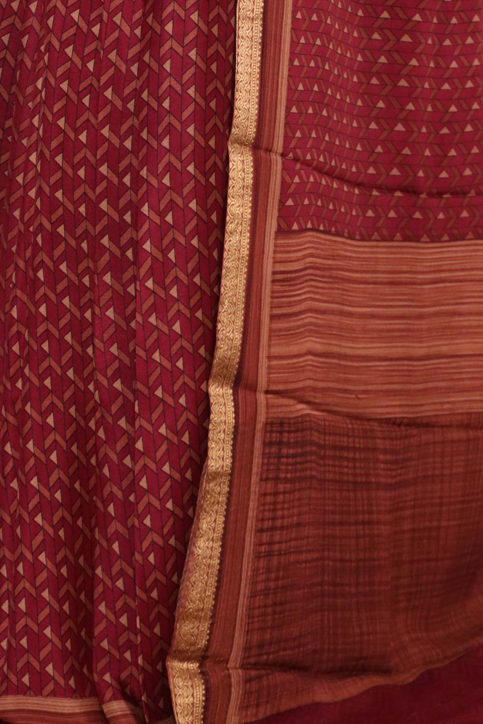 Pure Floral Zari Crepe Silk Saree AL206147