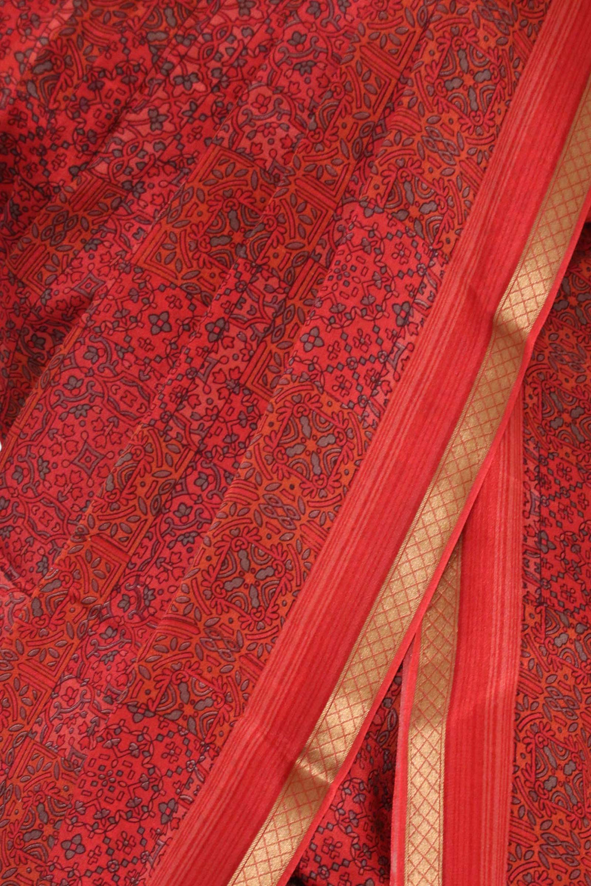 Pure Floral Zari Crepe Silk Saree AK206296