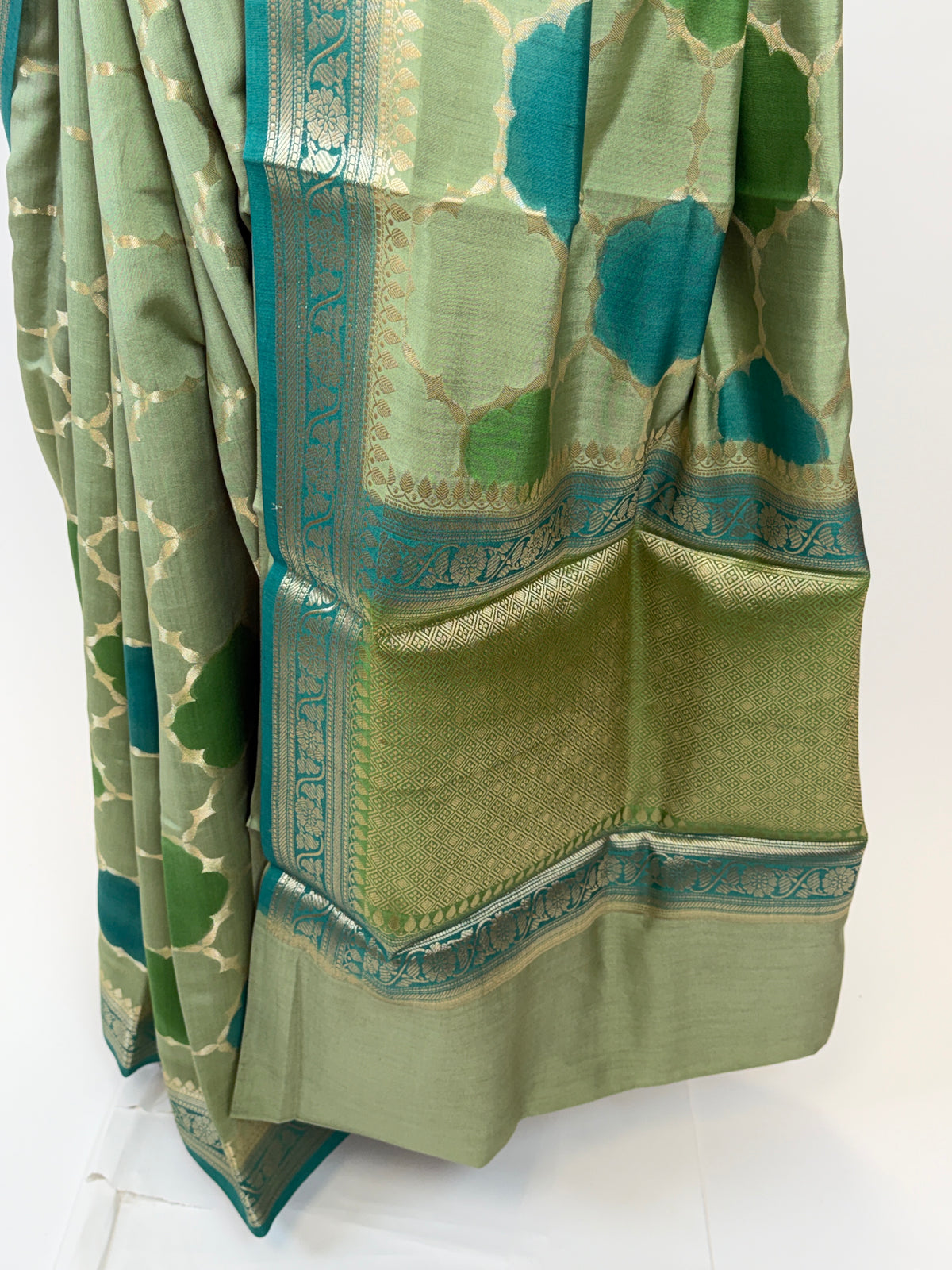 al211272 - pallu image