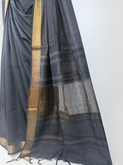 AM201792 - Pallu Image