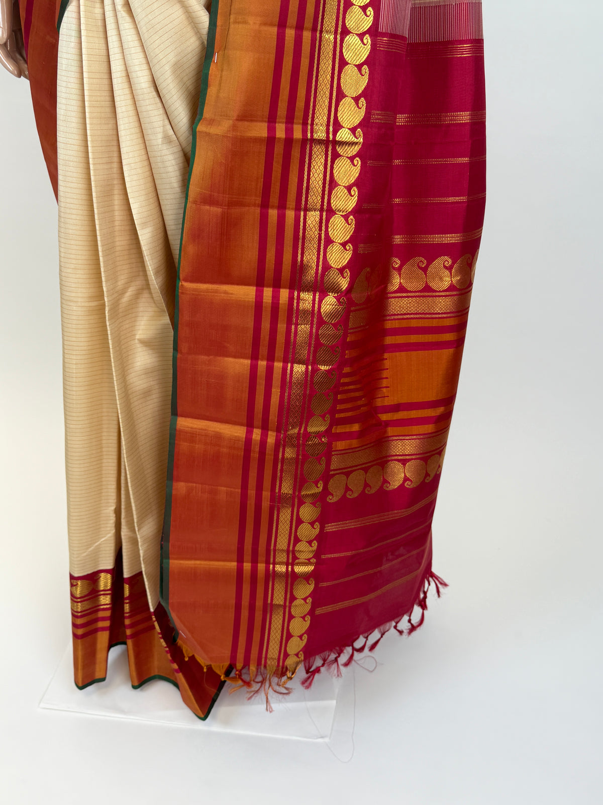 am201019 - pallu image