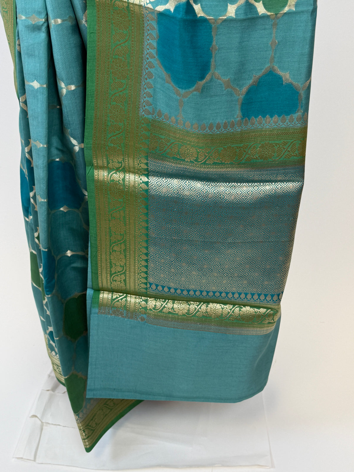 al211275 - pallu image