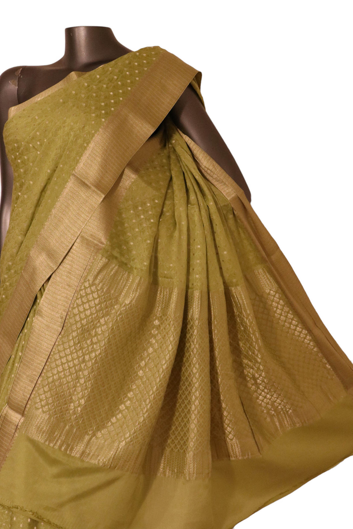 Pure Jacquard Butta Crepe Silk Saree AK200137