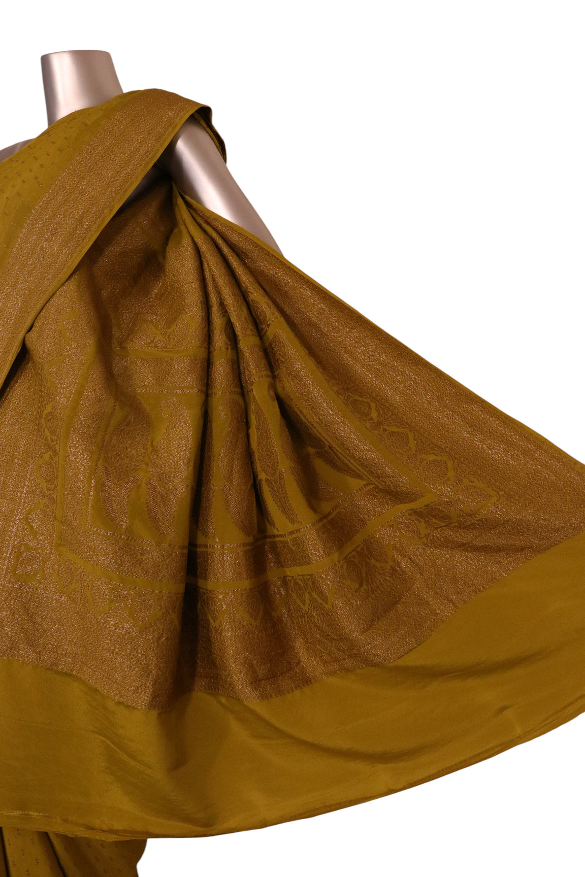 Pure Handloom Zari Butta Banarasi Crepe Silk Saree AL200312