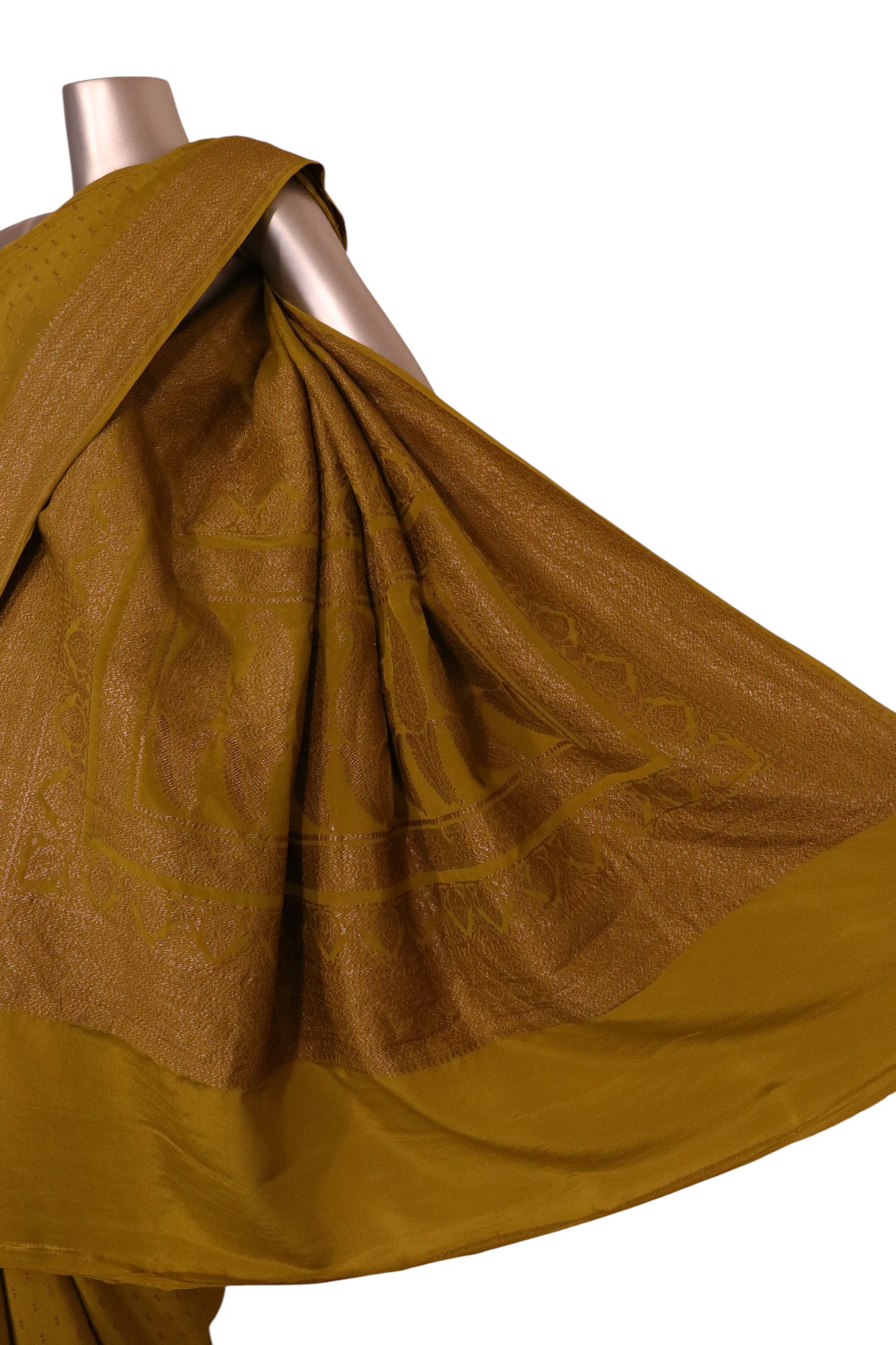 Pure Handloom Zari Butta Banarasi Crepe Silk Saree AL200312
