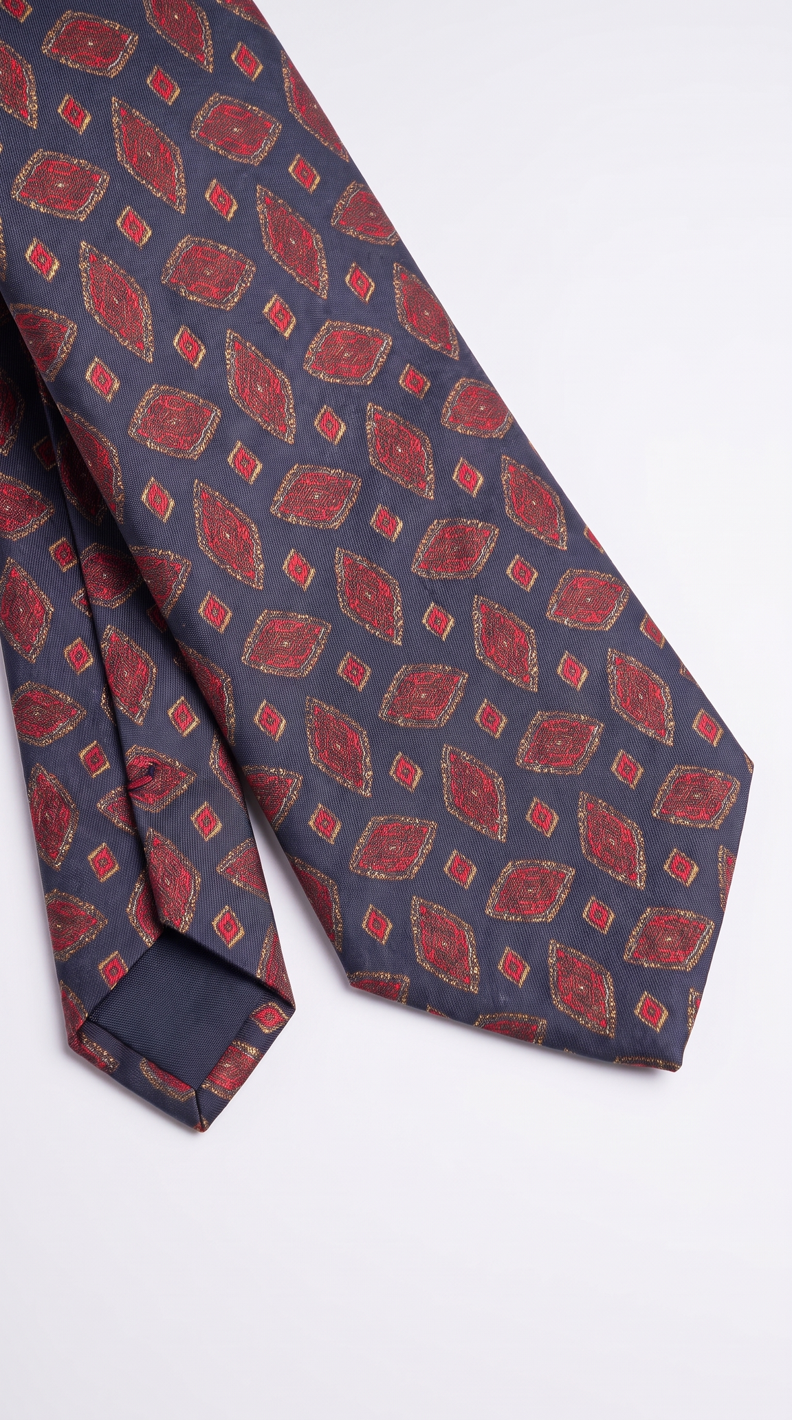 Silk Ties AM202139 - Diagonal Close-Up Detail View