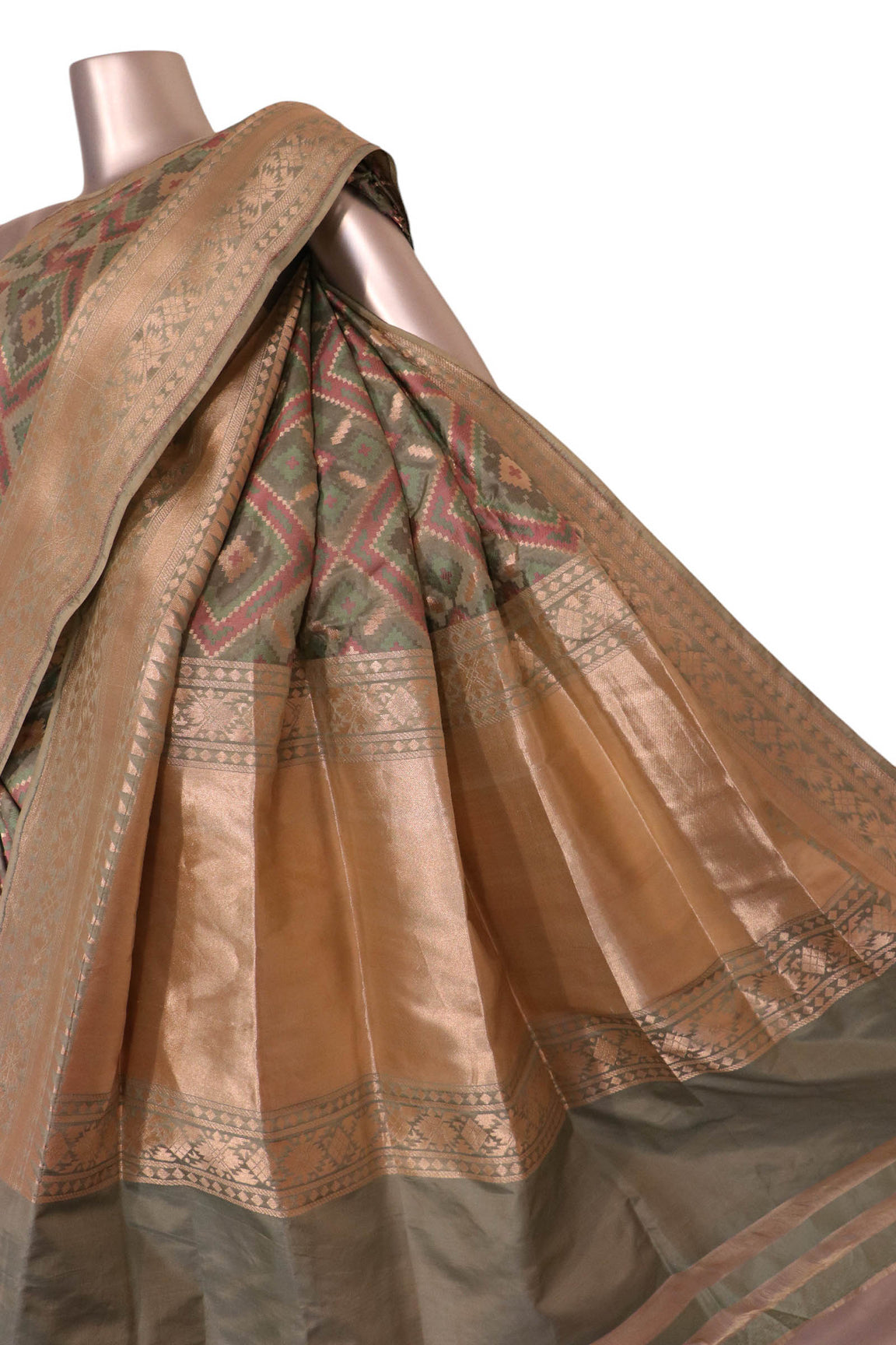 Designer Grand Wedding Banarasi Silk Saree AK206118