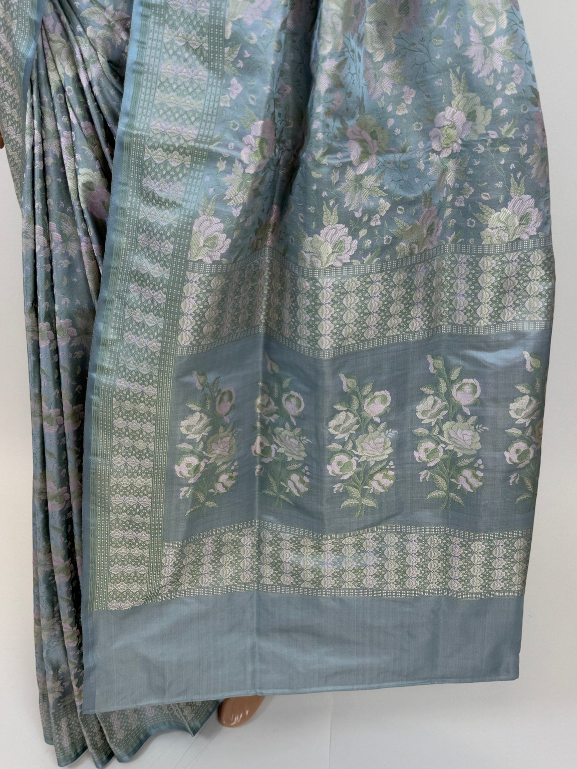 AL206390 - Pallu Image
