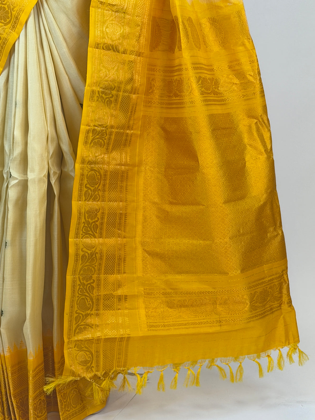 am202739 - pallu image