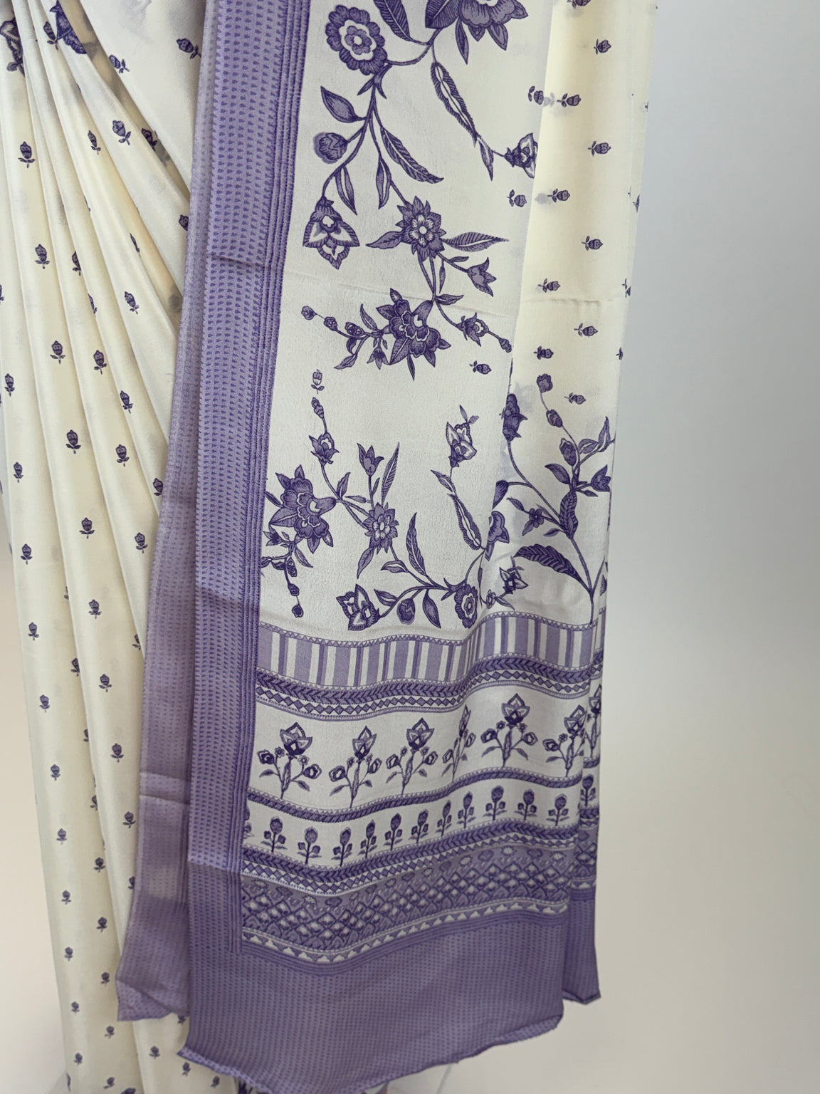 AM201885 - Pallu Image