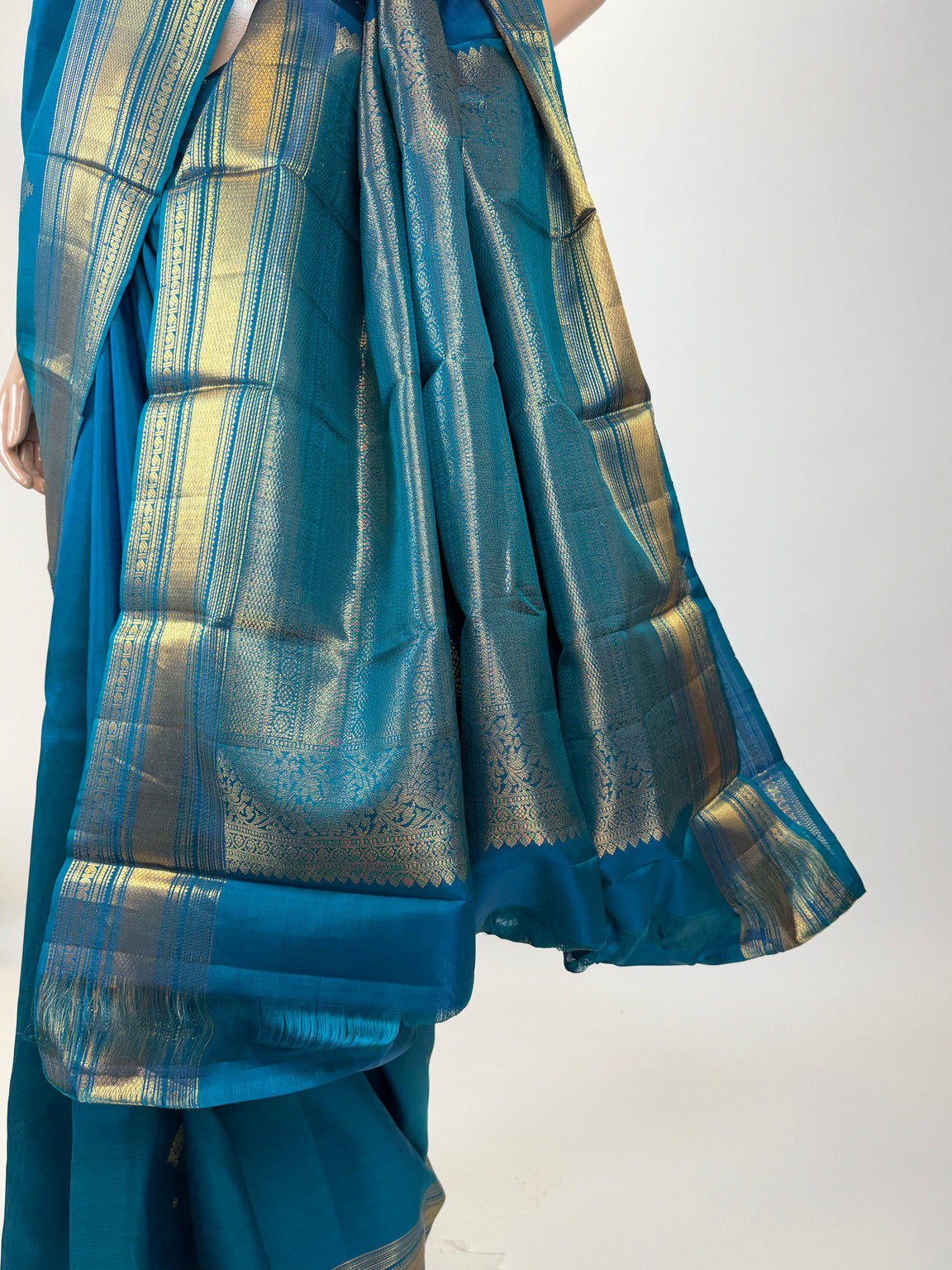 AM200310 - Pallu Image