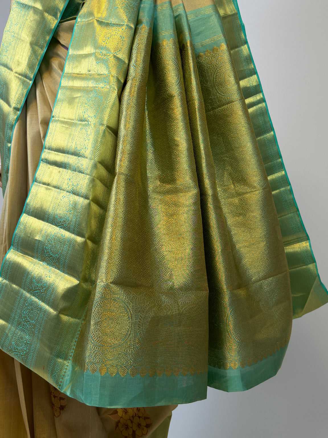 AM201064 - Pallu Image