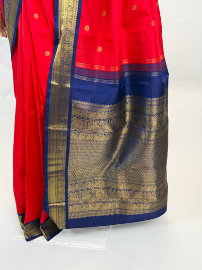 AL211763 - Pallu Image