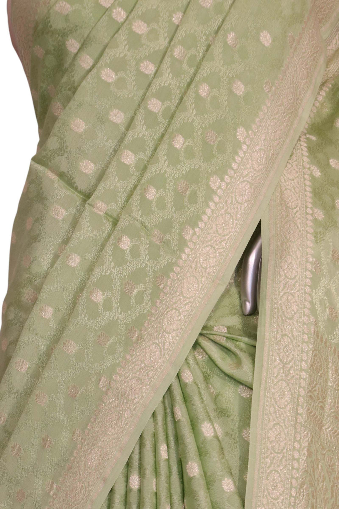 Pure Handloom Zari Butta Banarasi Crepe Silk Saree AL206656