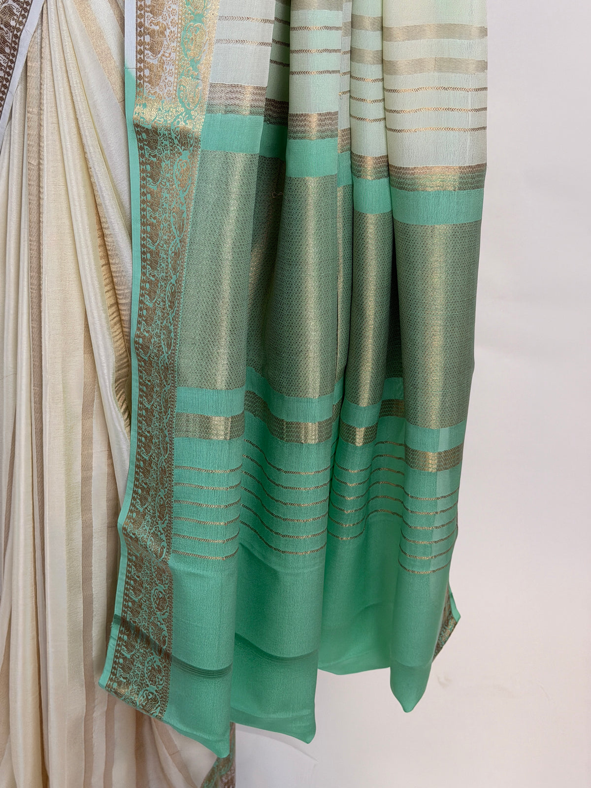 am200342 - pallu image