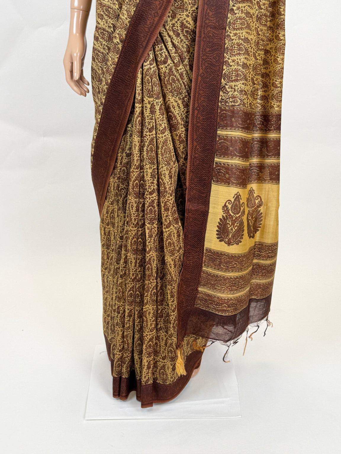 AK206857 - Pallu Image