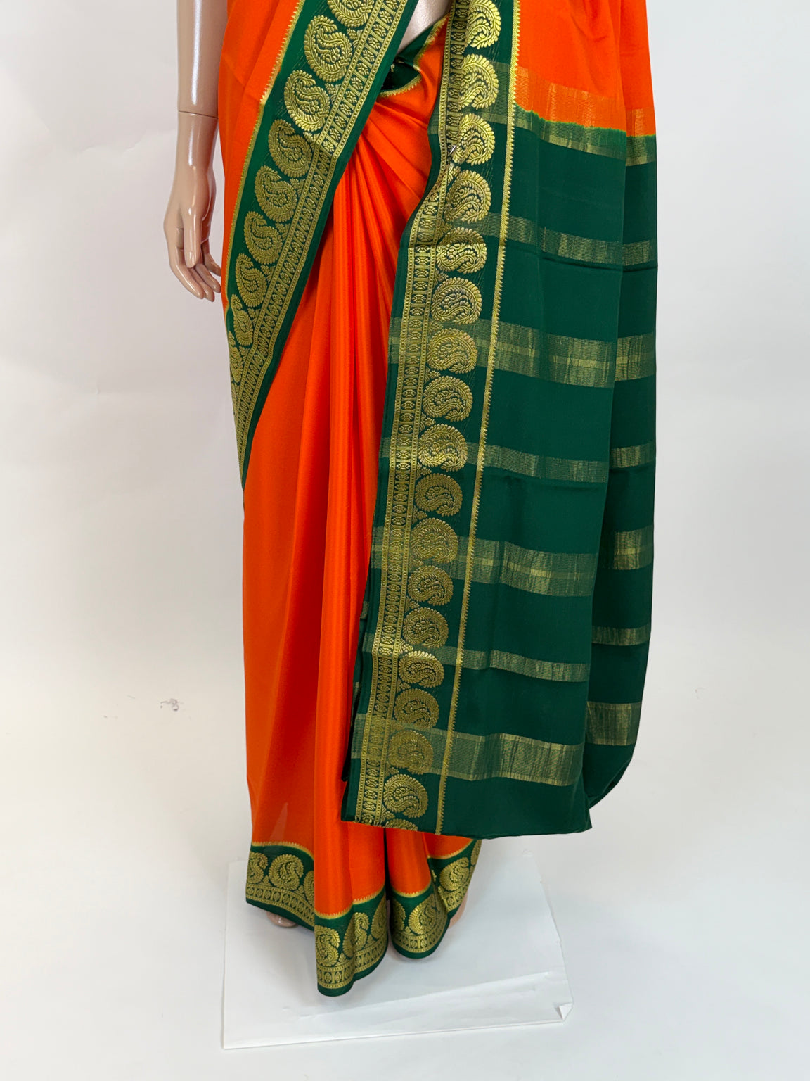 AM200795 - Pallu Image
