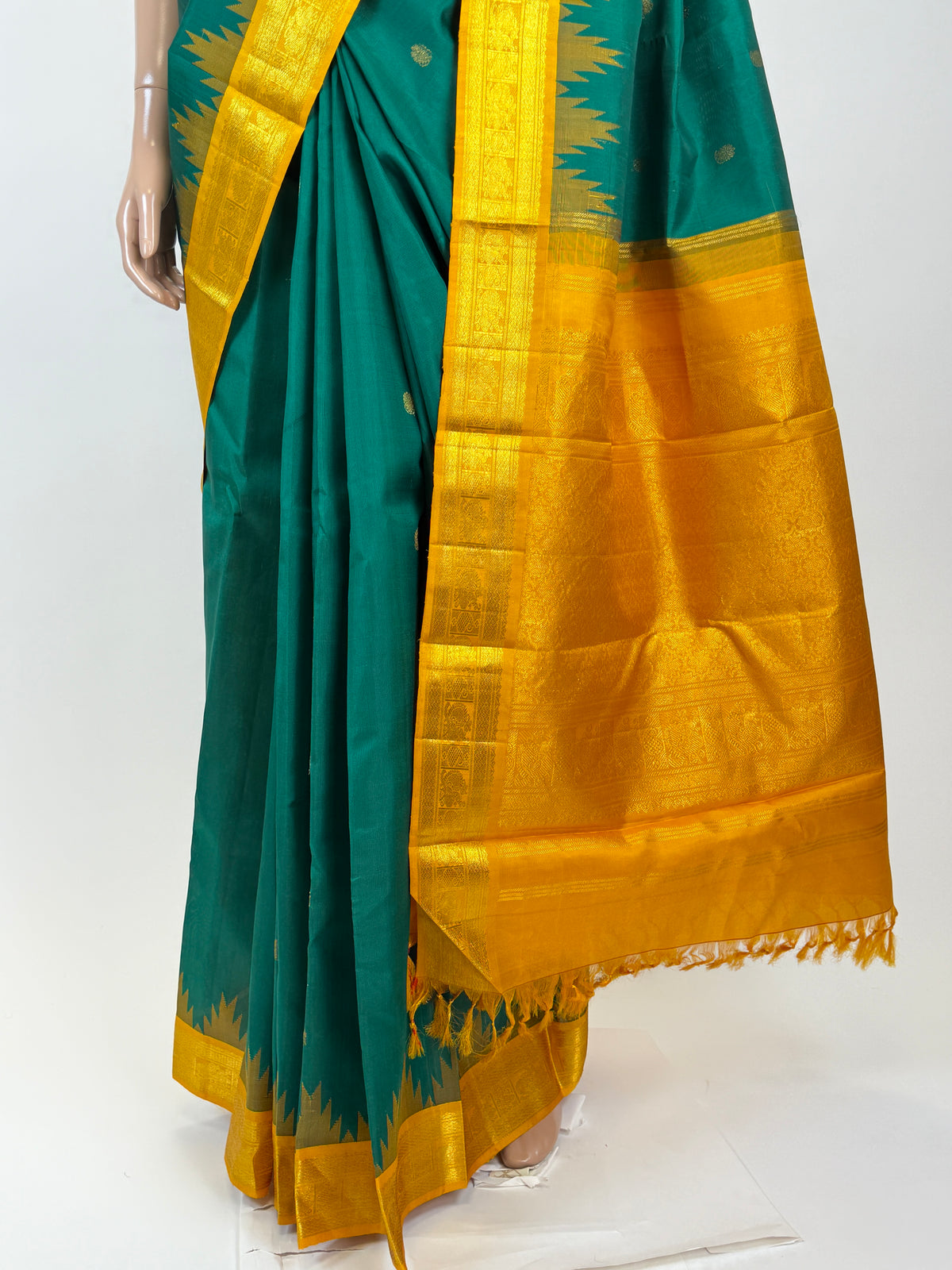 al213612 - pallu image