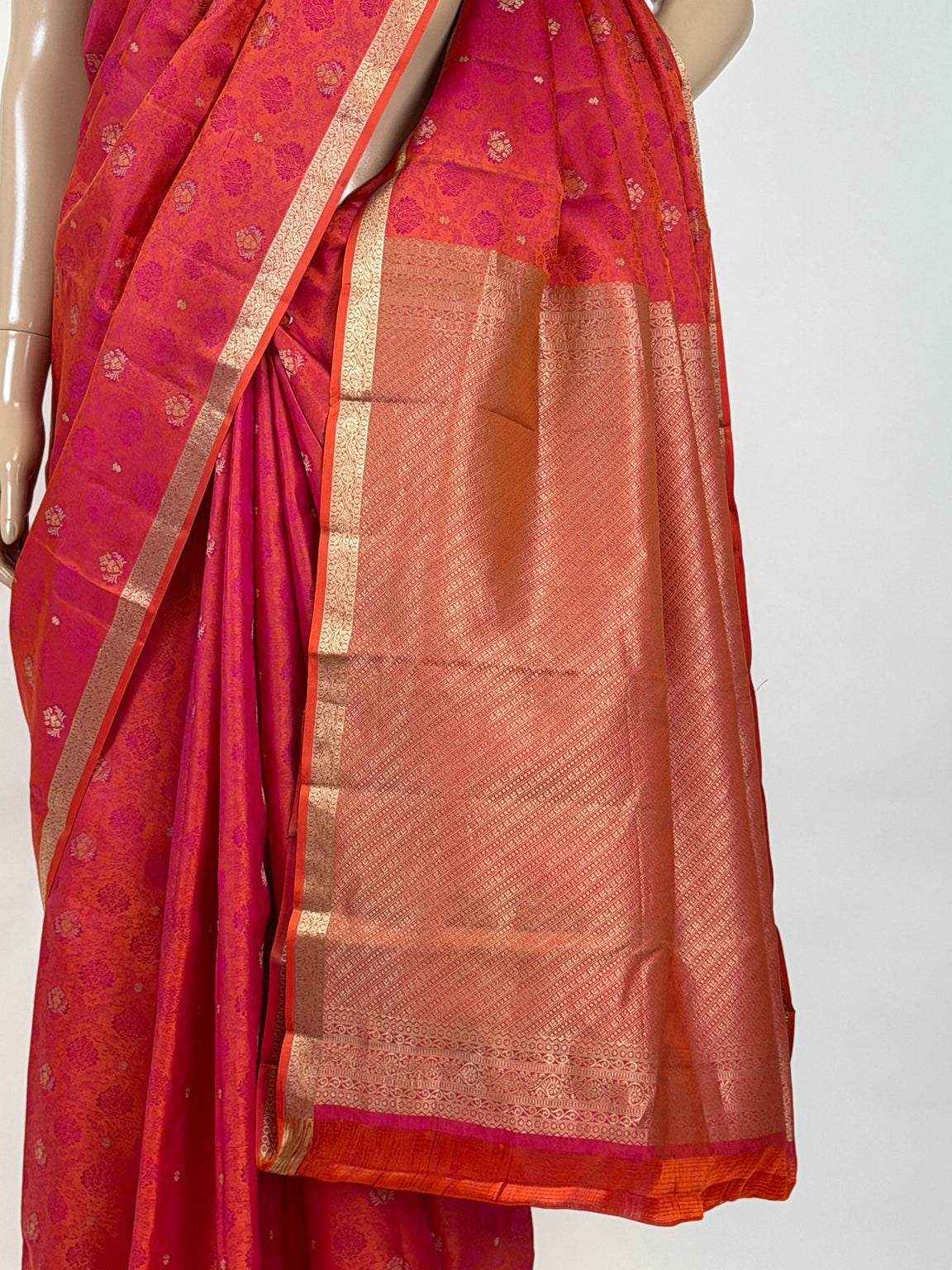 AM200472 - Pallu Image