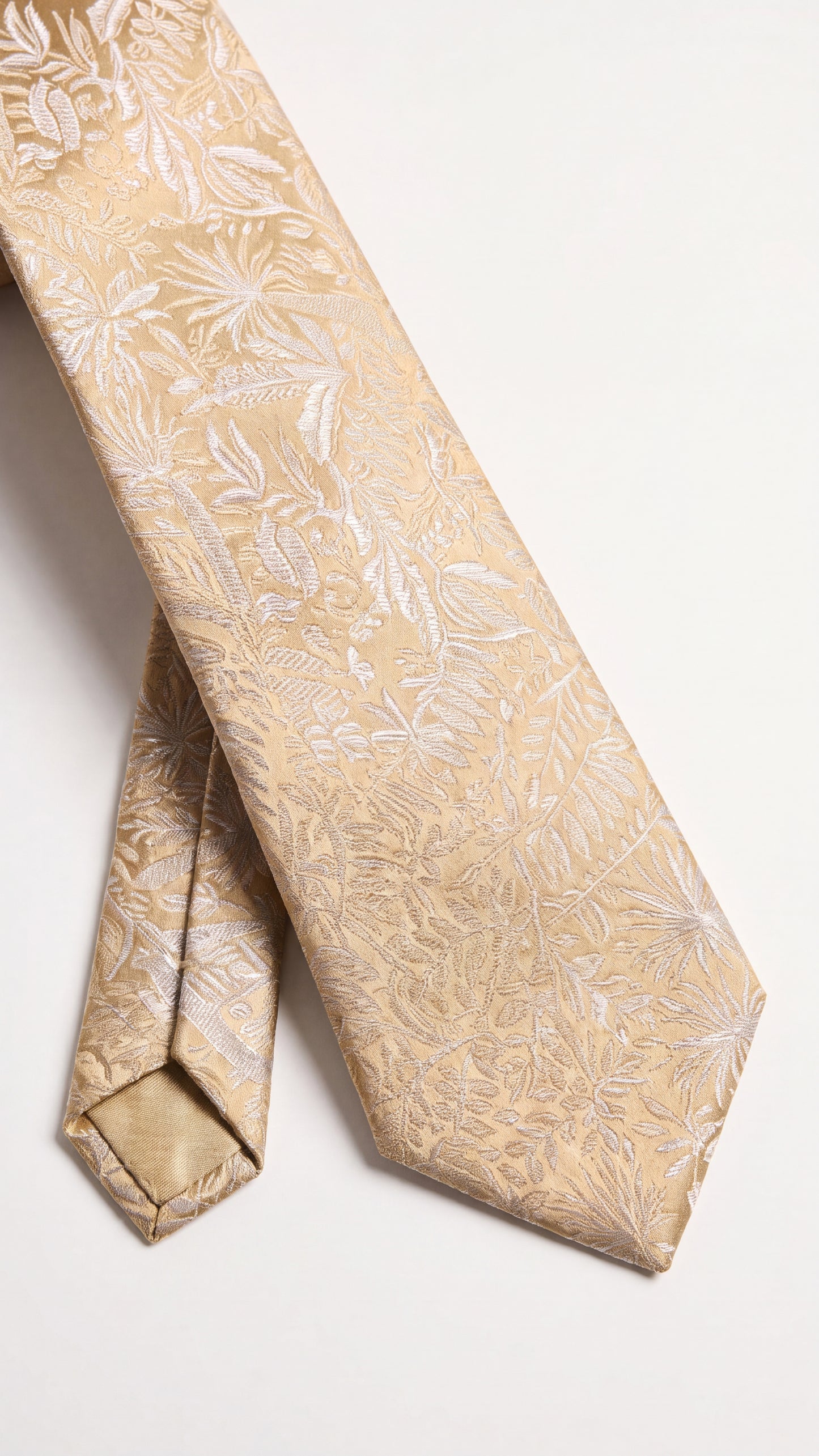 silk tie am201216 - diagonal close-up detail view