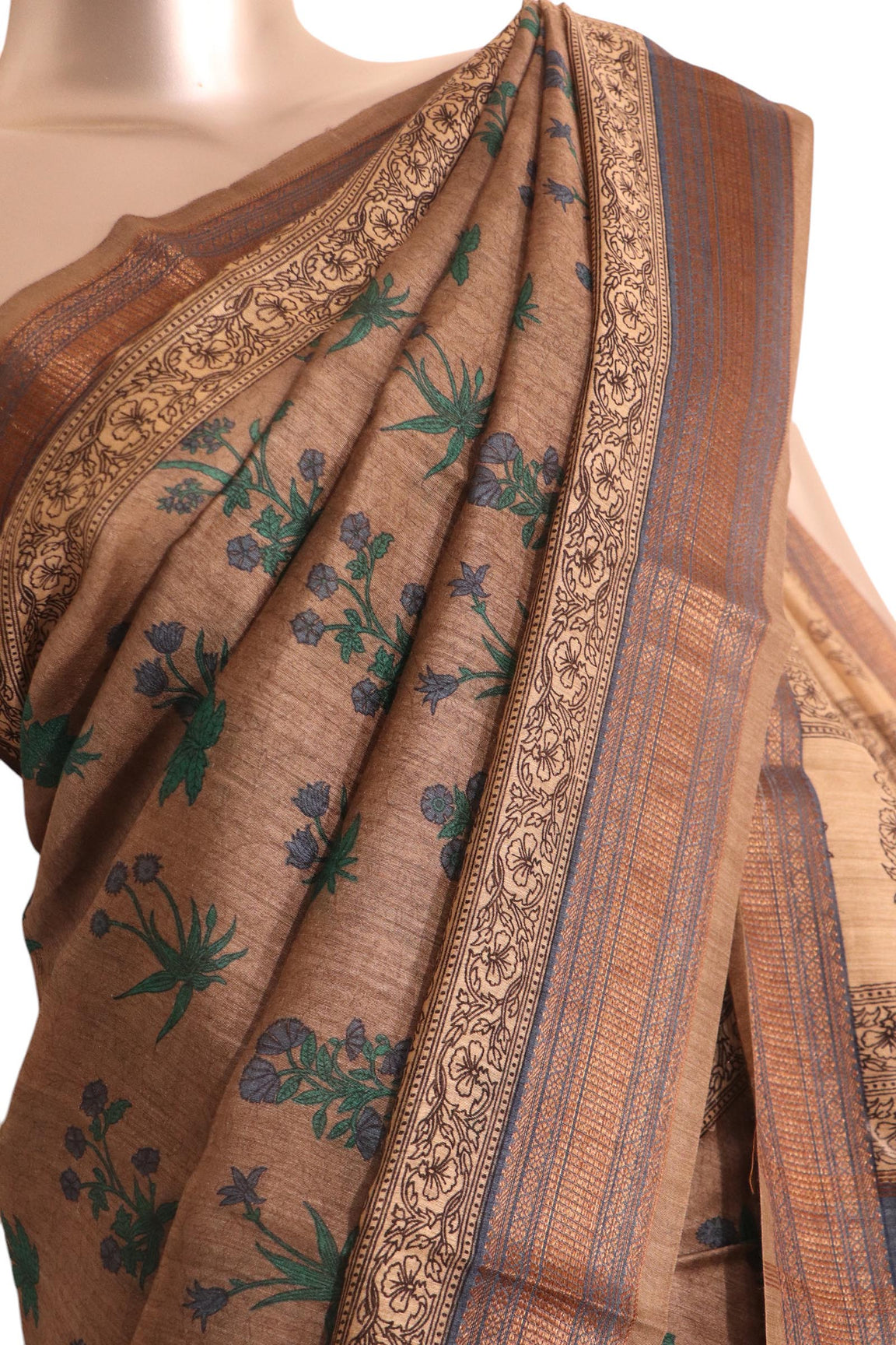 Pure Floral Zari Tussar Silk Saree AK208577