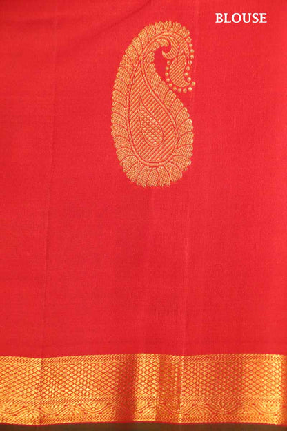Checks Kanjeevaram Silk Saree AI205529