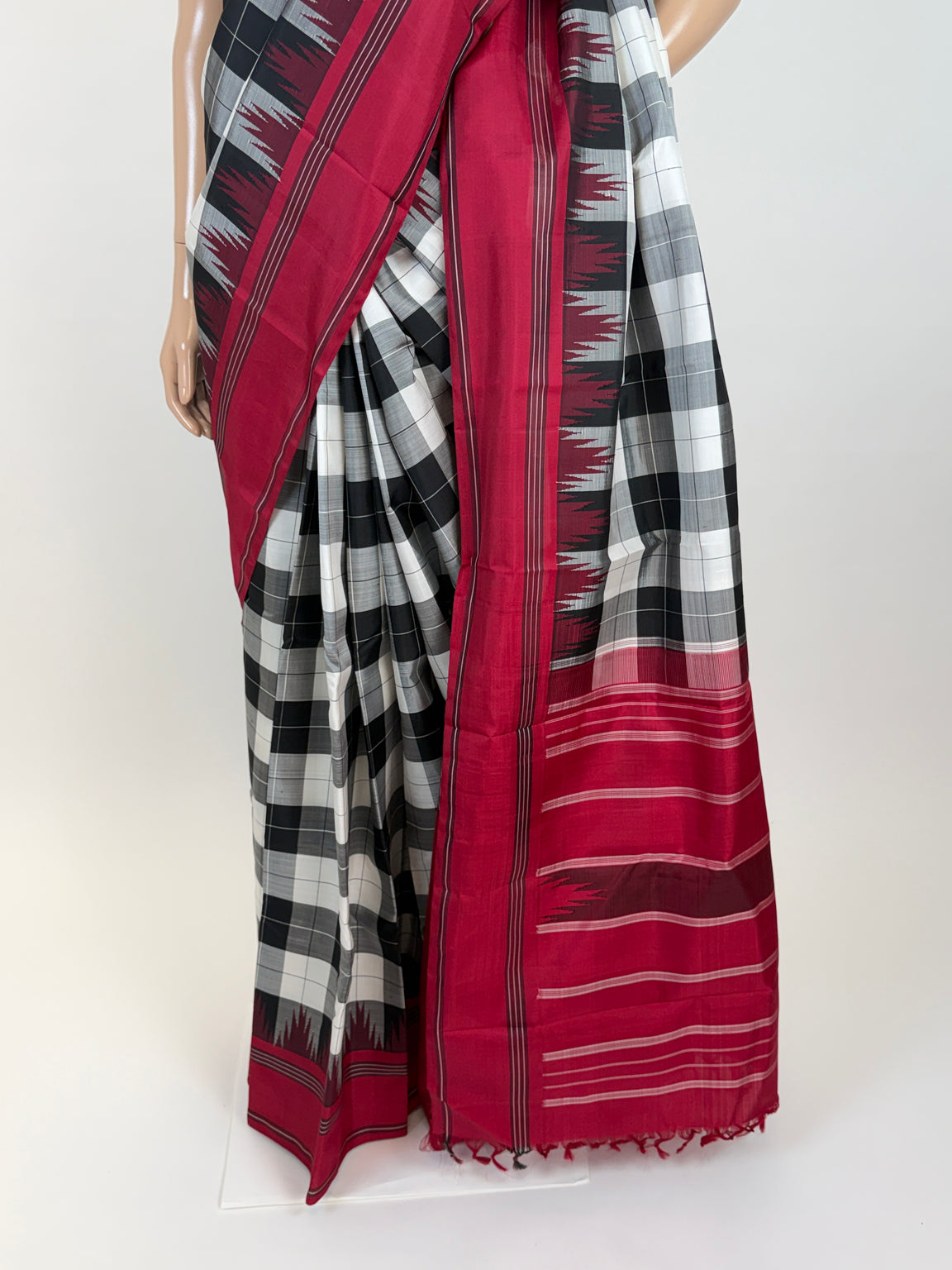 AL210993 - Pallu Image