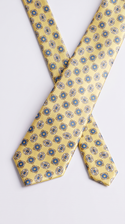 Silk Tie AM201246 - Diagonal Close-Up Detail View