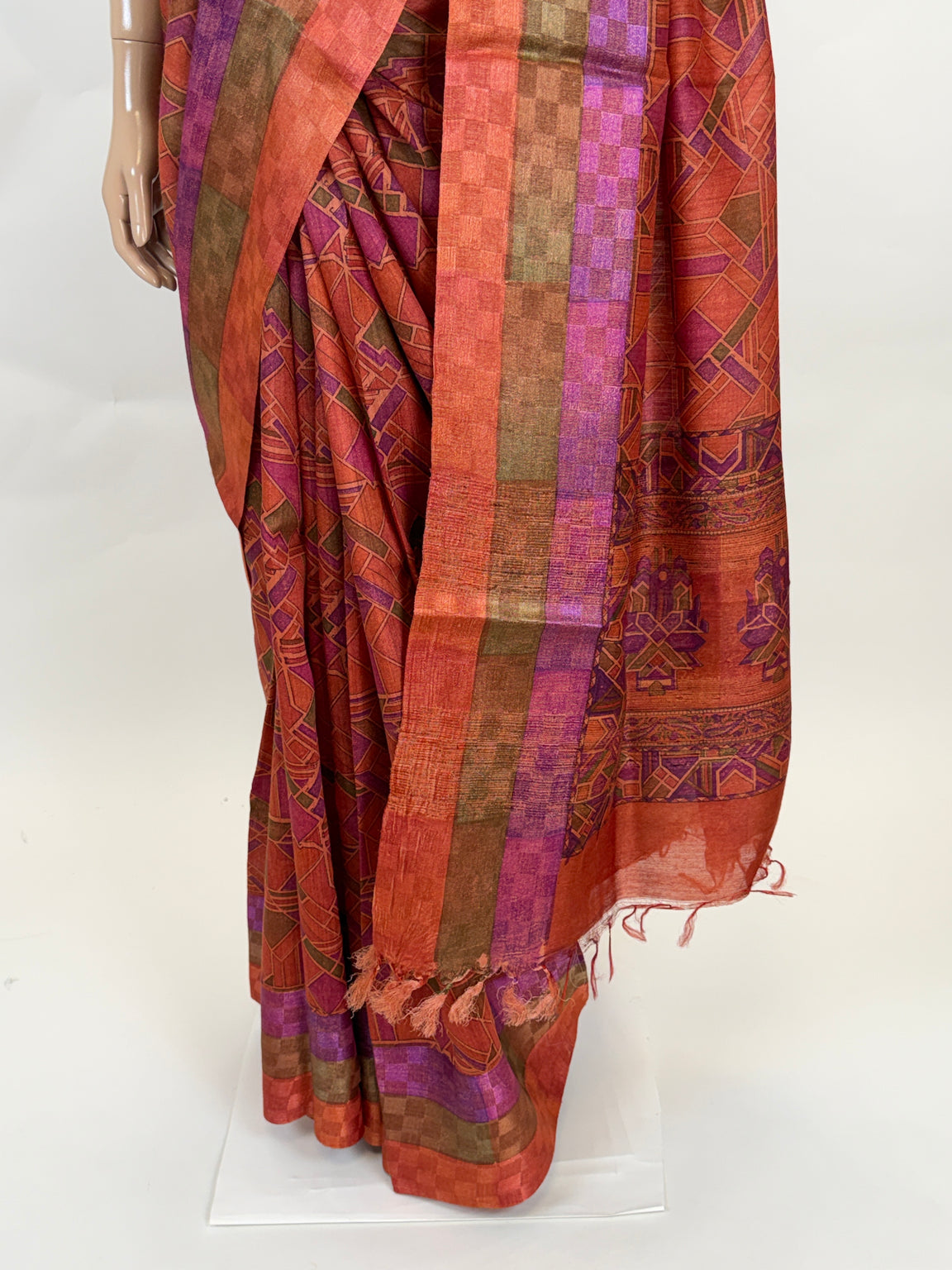 AL203697 - Pallu Image