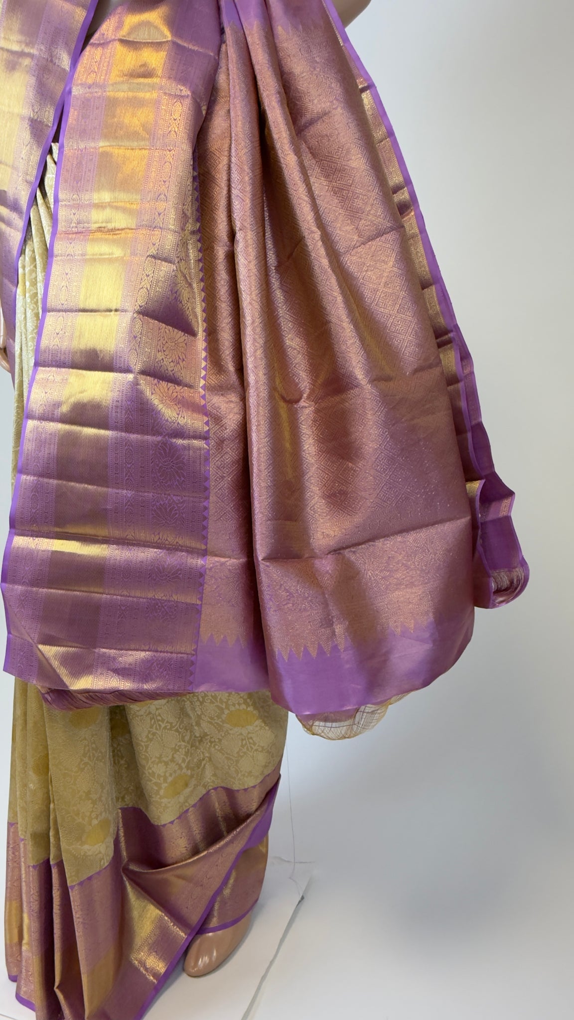 AM201067 - Pallu Image