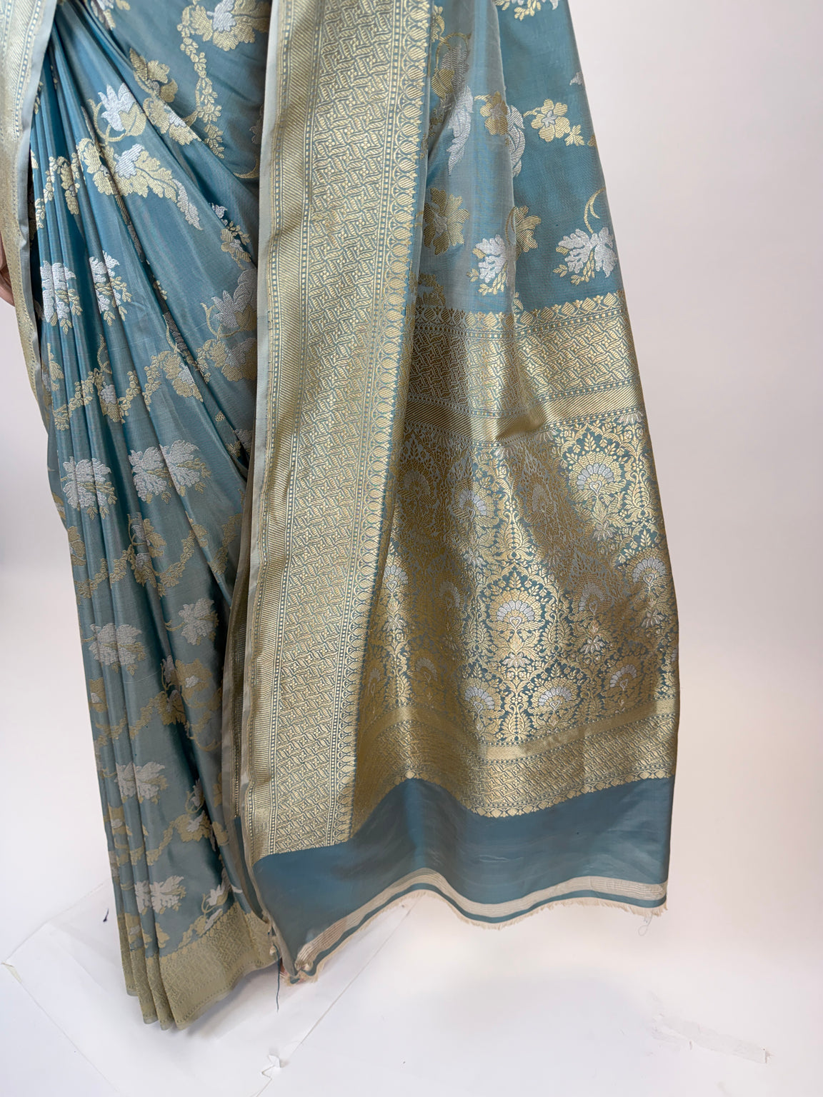 AG206547 - Pallu Image