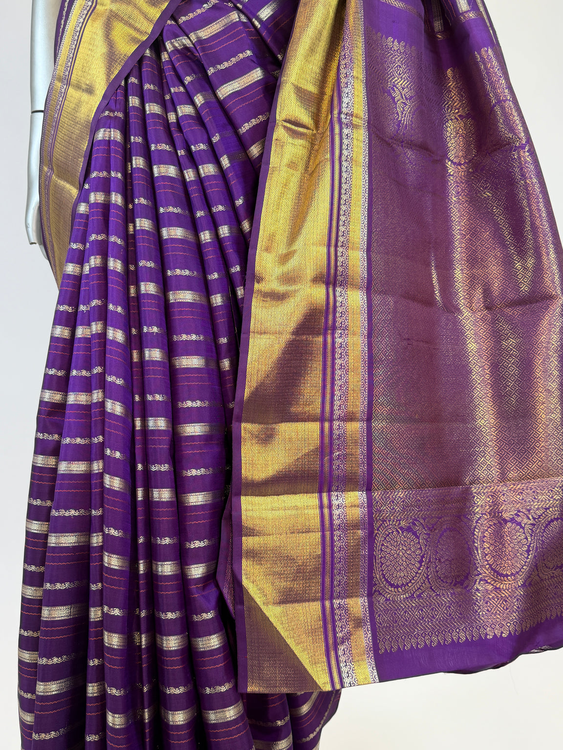 AL200796 - Pallu Image
