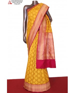Exclusive Contrast Wedding Han..