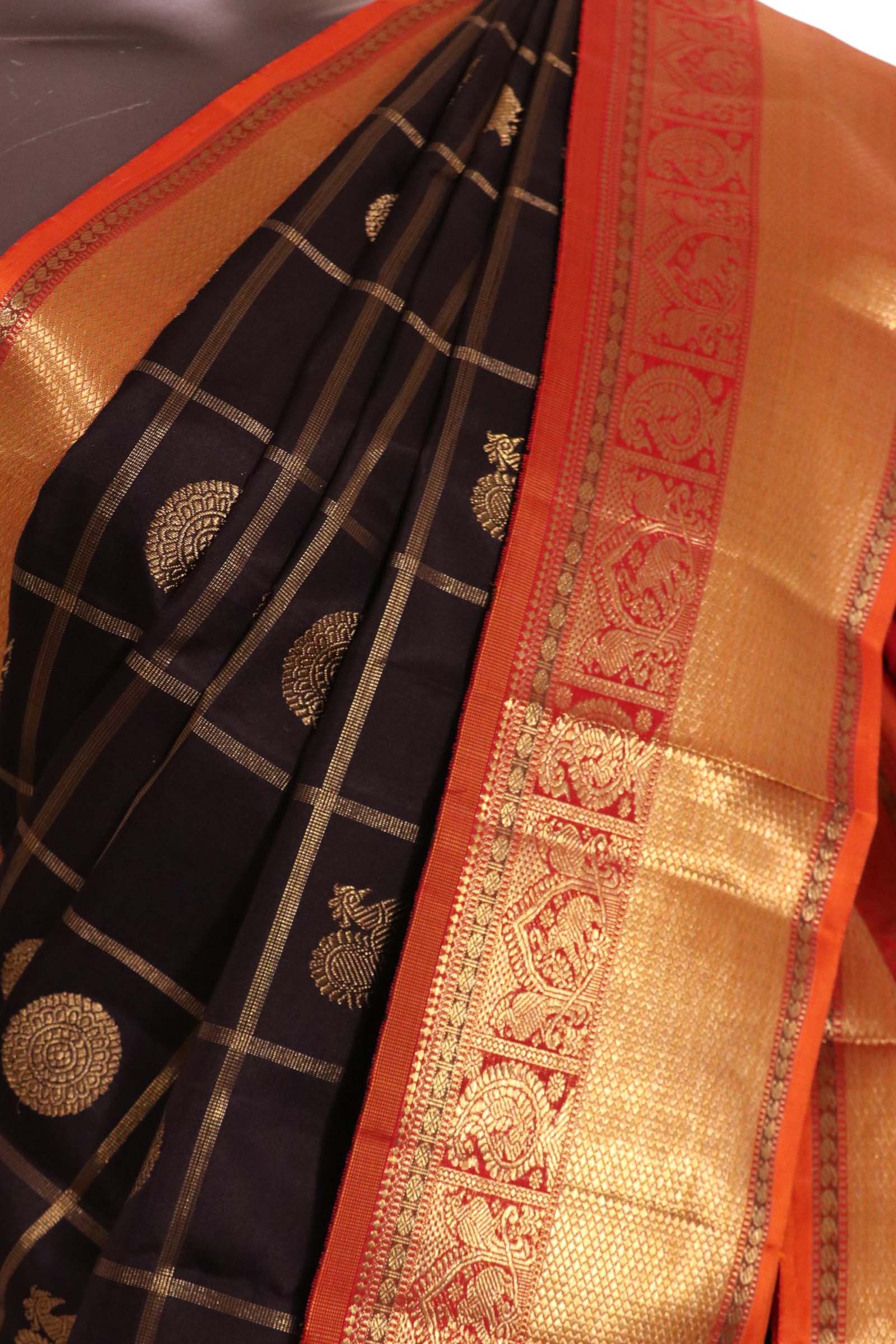 Pure Handloom Kanjeevaram Silk Saree AL210124 Pure Handloom Kanjeevaram Silk Saree AL210124